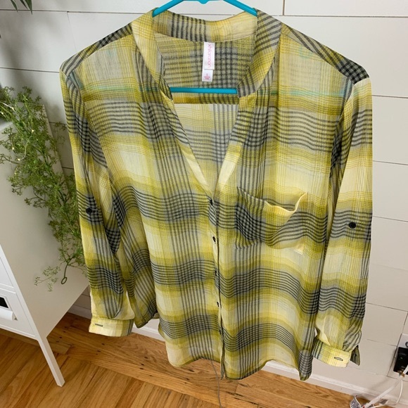 β πͺ΄$5/25πͺ΄ Xhilaration Yellow Black Plaid Button Down Shirt Tunic Top Small - Picture 2 of 9